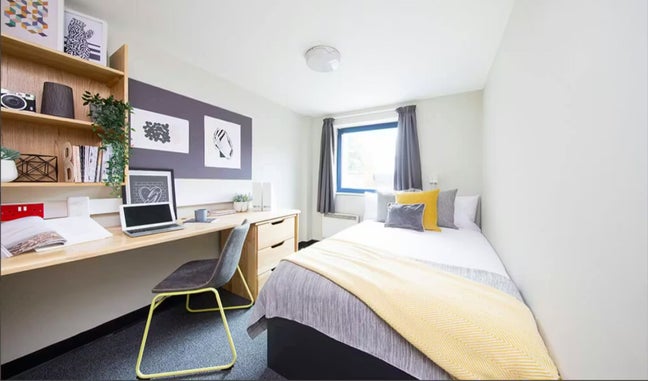 Urgent Tenancy Takeover - Camden Court Main Photo