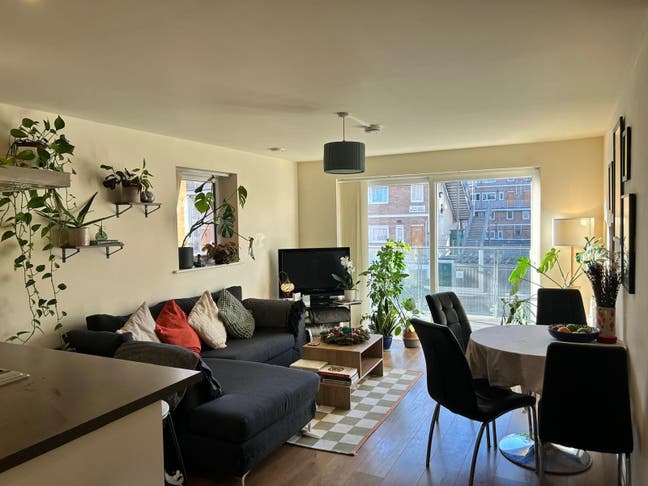 Large Ensuite Double Room East London Main Photo