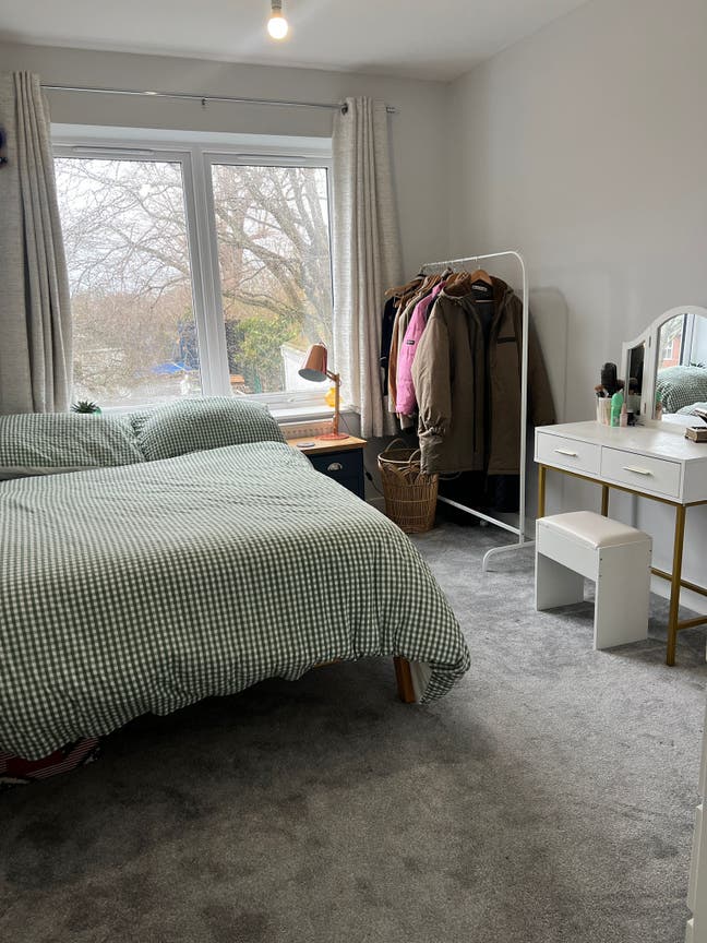 Lovely room in Southwest! - Colliers Wood Main Photo