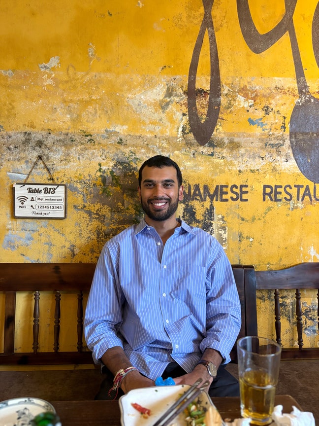 Young professional looking for 6 month tenancy Main Photo