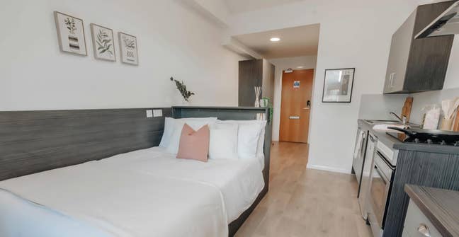 Avon Studios – Student Studio Takeover (Students O Main Photo