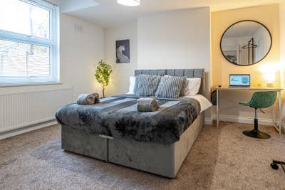 Cozy Corner / 2 Bed / Free Parking  Main Photo