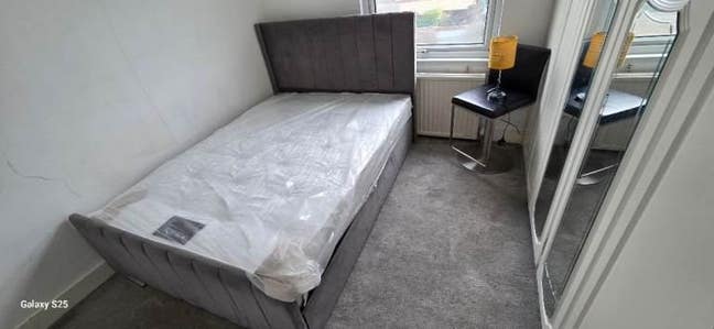 Spacious rooms to rent in Hounslow, TW4 Main Photo
