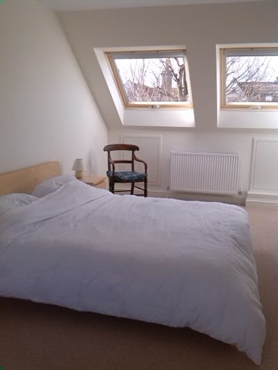 Large ensuite room in a family house, avail Sept Main Photo