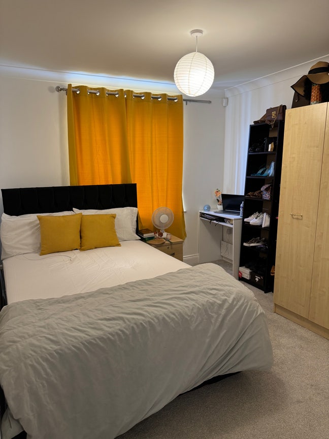Double room with en-suite  Main Photo