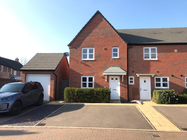 3 Bed Semi Detached House for Let Main Photo