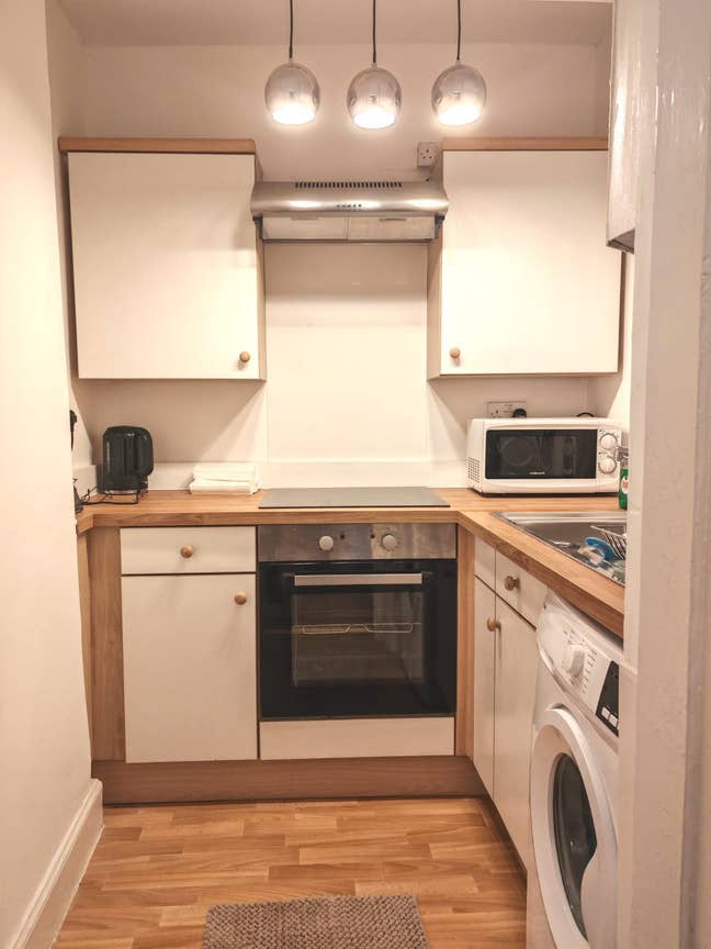 Basement Studio Flat Main Photo