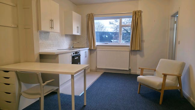 City centre studio flat - walk everywhere Main Photo