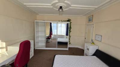 Super King Size Room (All bills included) Main Photo