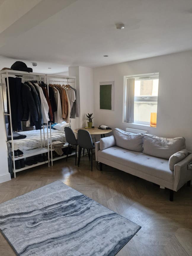 Large Studio apartment , bills included  Main Photo