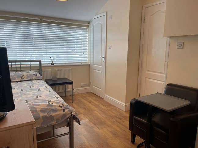 Beautiful Self Contained Studio Conversion - Main Photo