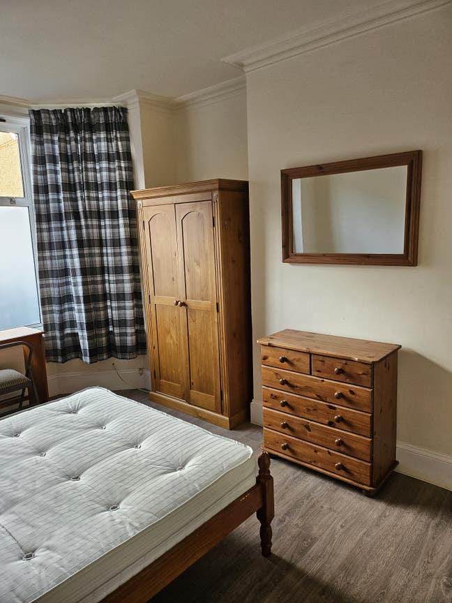 Central Watford Main Photo