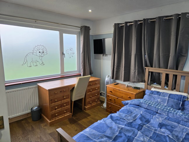 Large double room - all bills included Main Photo