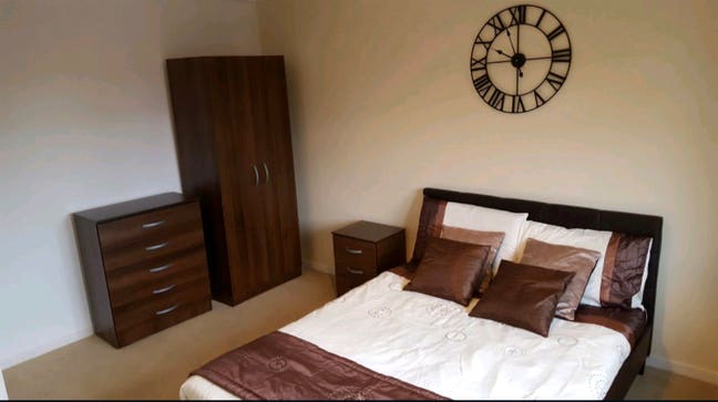 Large room in a beautiful house Main Photo