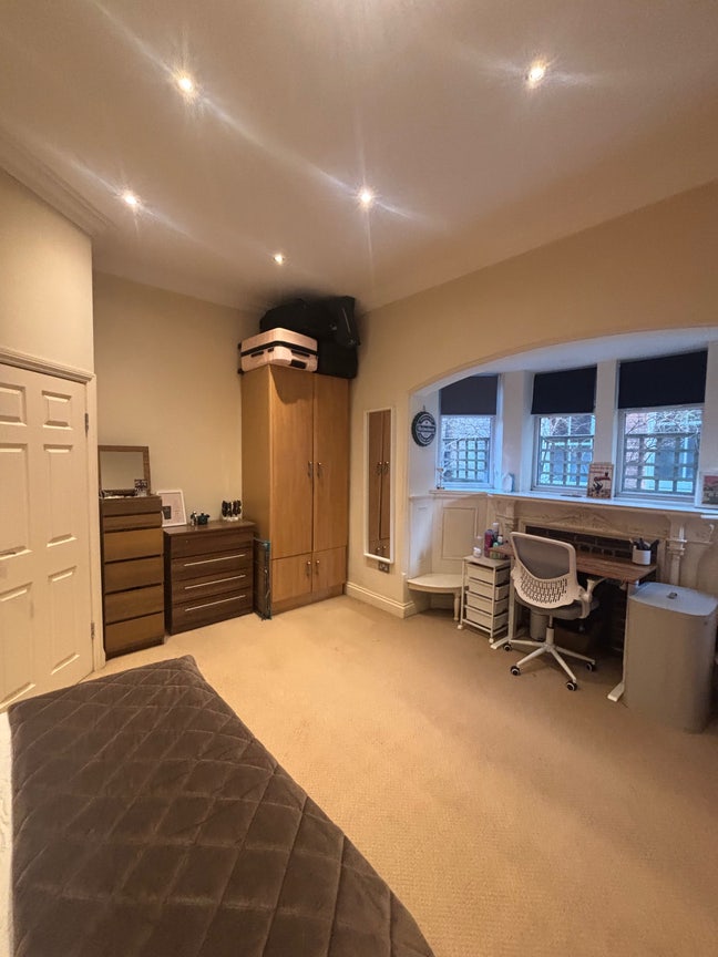 Double Room with En-suite in Putney Main Photo