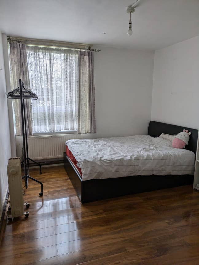 King-size bedroom for rent N1  Main Photo