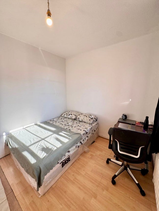 🔥2 Lovely Room Just Next to Station+All Bill Incld Main Photo