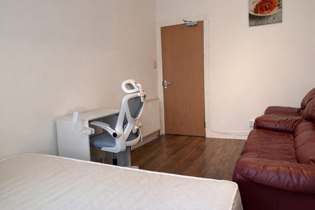 Large room near to city centre Main Photo