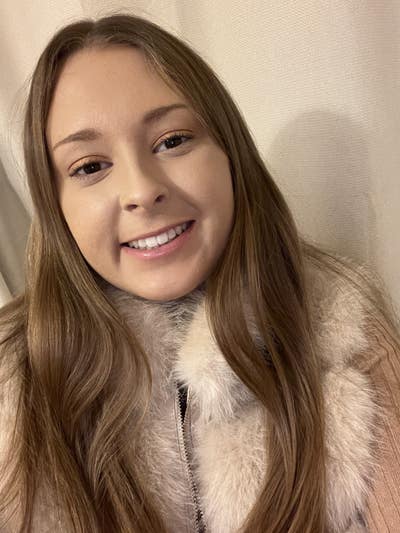Female seeks room in London Main Photo