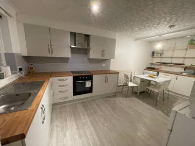 Rooms near Leeds Uni, LGI, Mar 2026 Main Photo