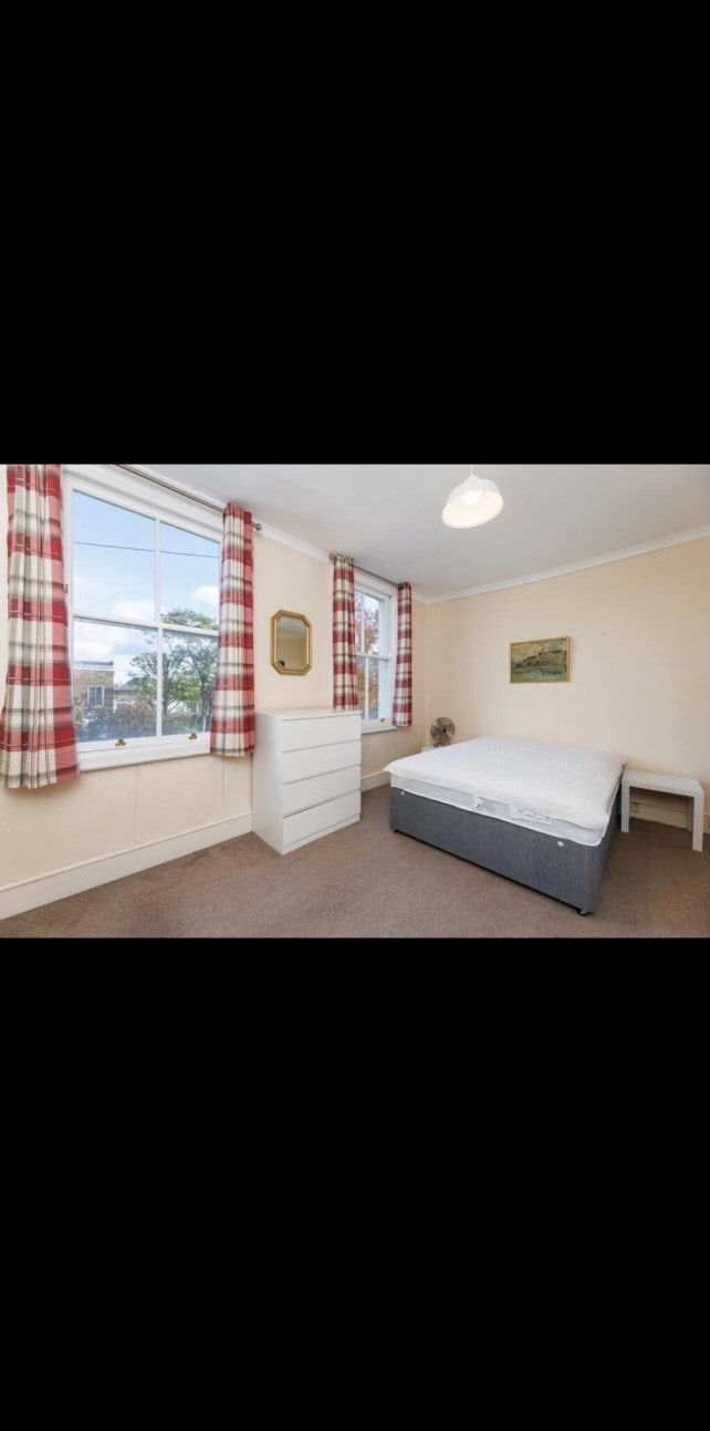 2 rooms available in de beauvoir town house  Main Photo