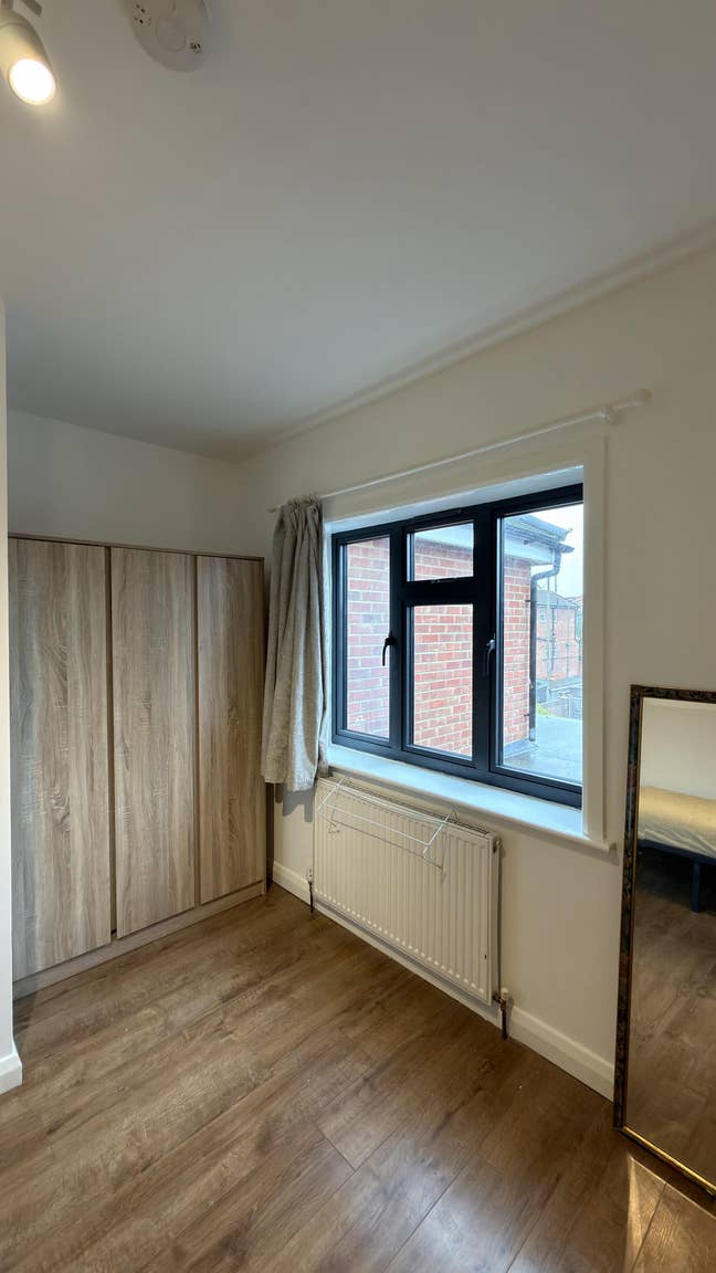 Room to rent near Brent cross Main Photo