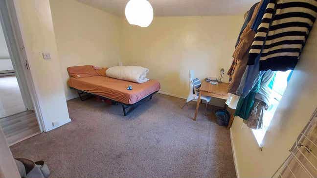 Large Double Room On The Top Floor in NG7 Main Photo