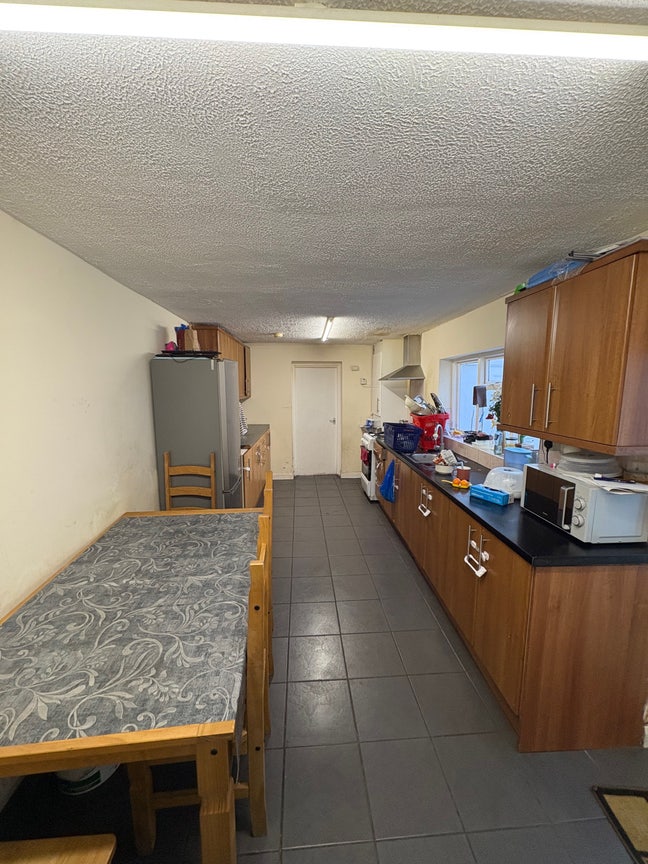 Spacious House available  Main Photo