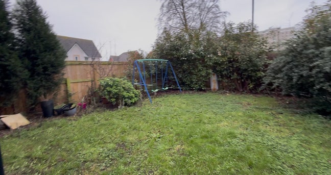 Looking for a housemate to share a house Main Photo