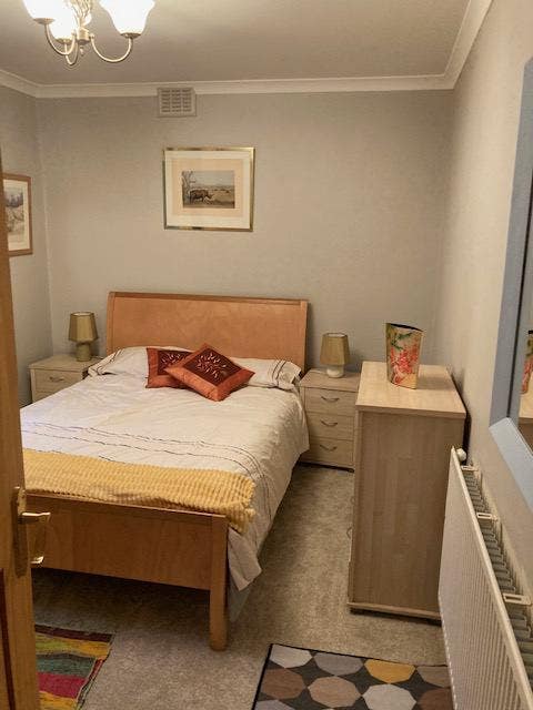 Double furnished room recently decorated  Main Photo