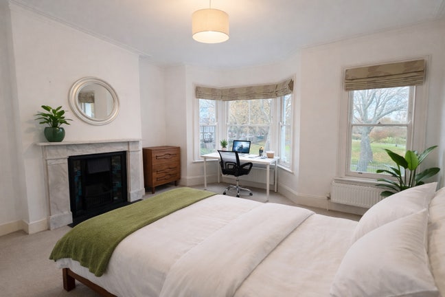 🏡 Huge Room Park Views - All Bills Included 🌳 Main Photo