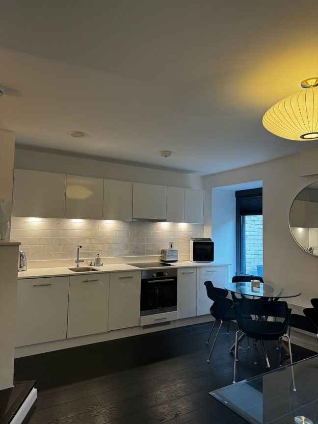 Luxury garden flat central Windsor  Main Photo