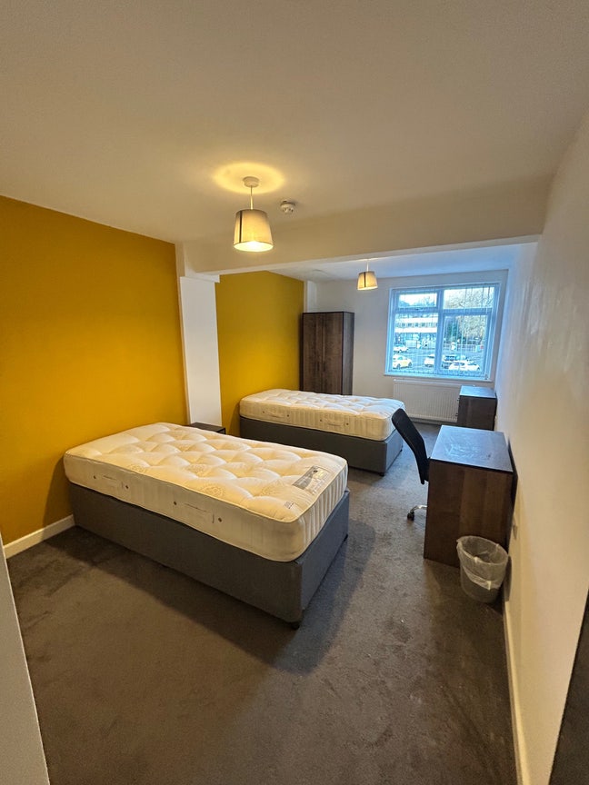 Large en-suite double rooms with flexible terms  Main Photo