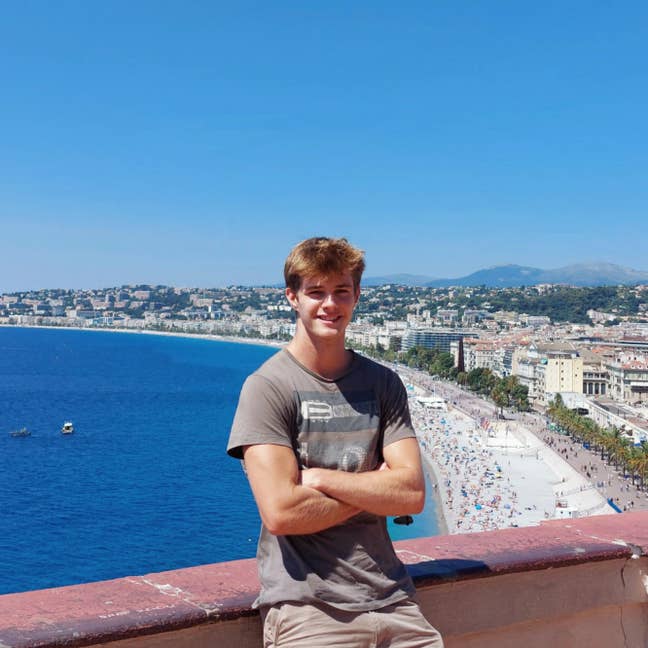 Professional male, 21, double or single in Glasgow Main Photo