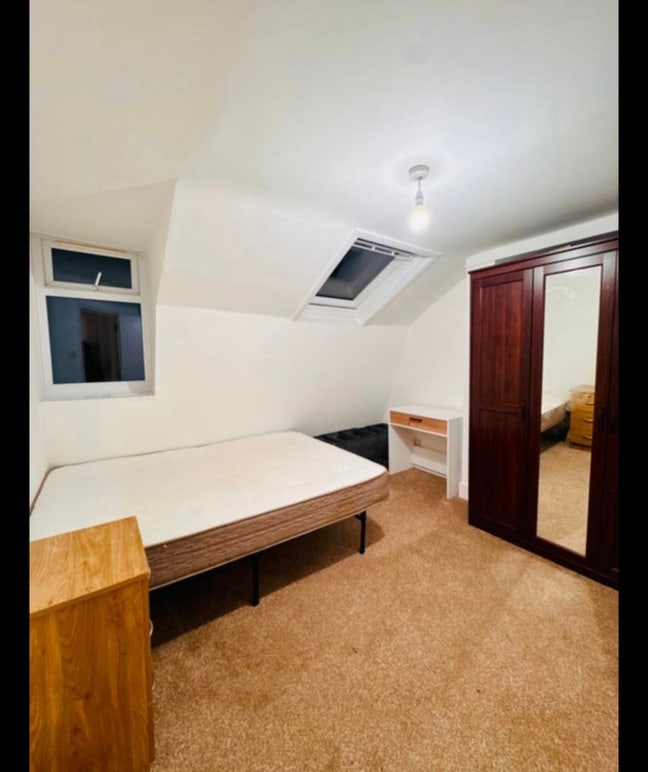 Double Room - Lewisham  Main Photo