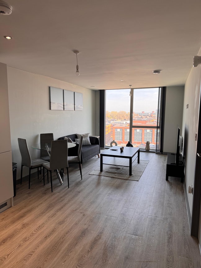 Beautiful and spacious apartment  Main Photo