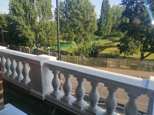 Room with Own Bathroom in Bright Spacious Flat Main Photo