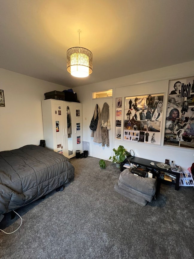 Spacious room in London bridge (5minutes away) Main Photo