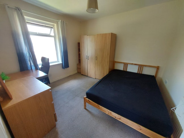 Beautiful newly renovated house share Main Photo