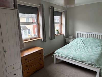 Double room, own bathroom, 5 minutes from town   Main Photo