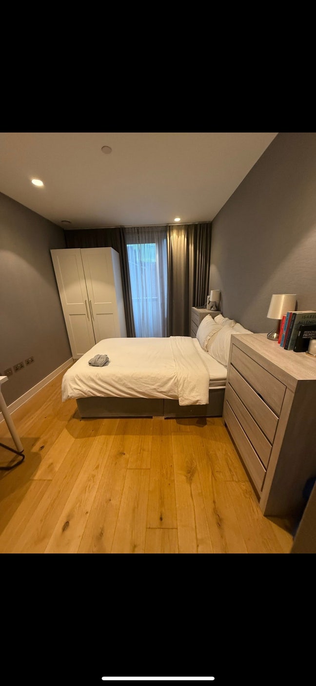Beautiful double en-suite room in SW6 Main Photo