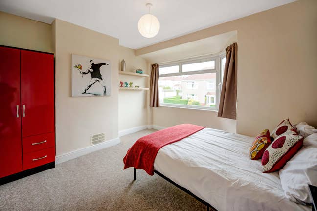 Double Room - All bills Included! Main Photo