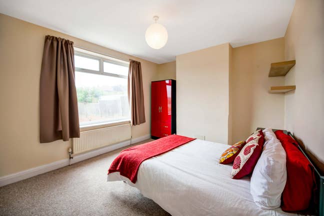 2 Double Rooms Available 1st February! Main Photo