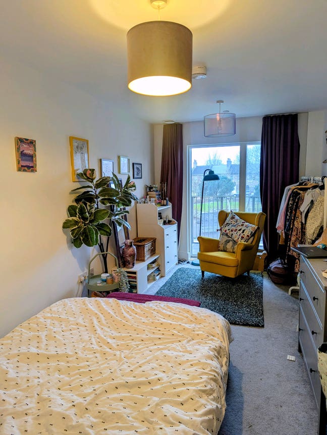 5 mins to station, private bathroom and bills inc Main Photo