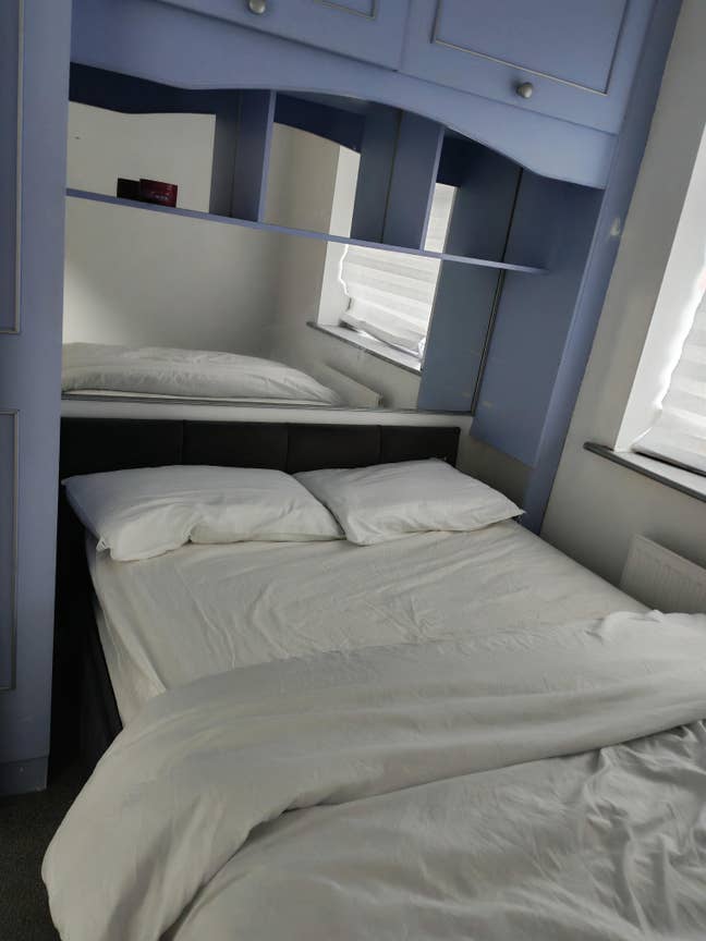 Clean & Spacious Room to Let in salford Area Main Photo