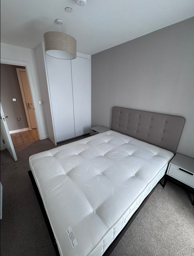 2-Bed Flat In Bustling area of town! Main Photo