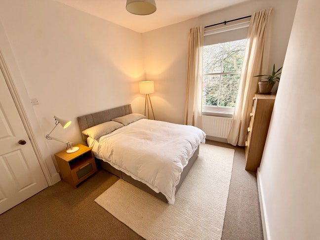 Spacious Double Room in Clapham North Main Photo