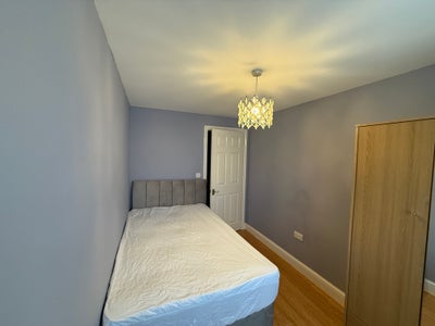 1 bedroom house for (Female or couple) Main Photo