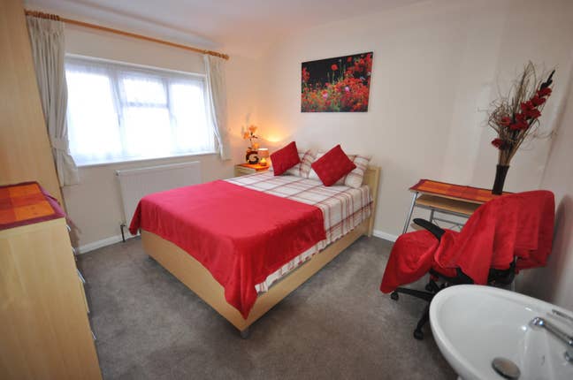 Top-floor Refurbished Double/Belvedere stn Main Photo