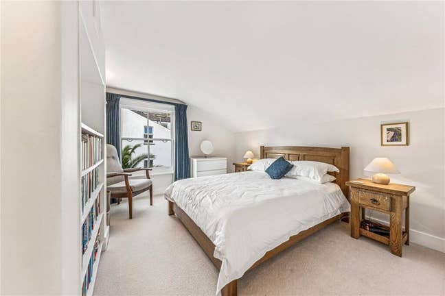 Double En-Suite Room Close to Clapham Junction  Main Photo